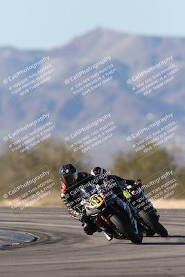 media/Dec-07-2025-CVMA (Sun) [[3e7d2de5dc]]/Race 12- Formula 40 MW and LW/